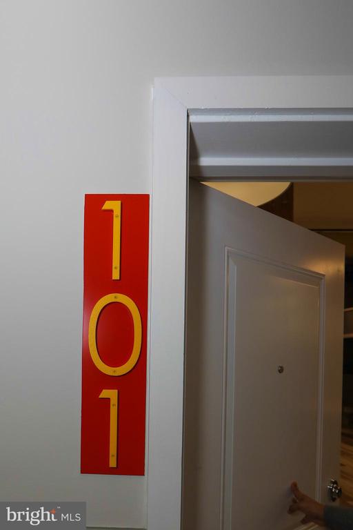 1822 E GLENWOOD STREET Unit: 101