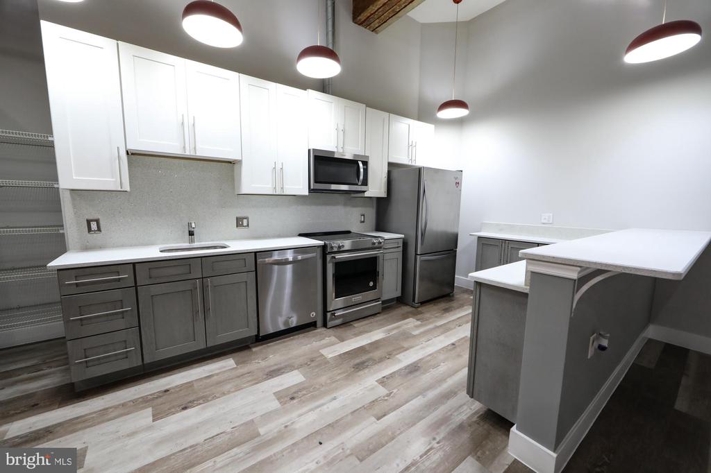 1822 E GLENWOOD STREET Unit: 101