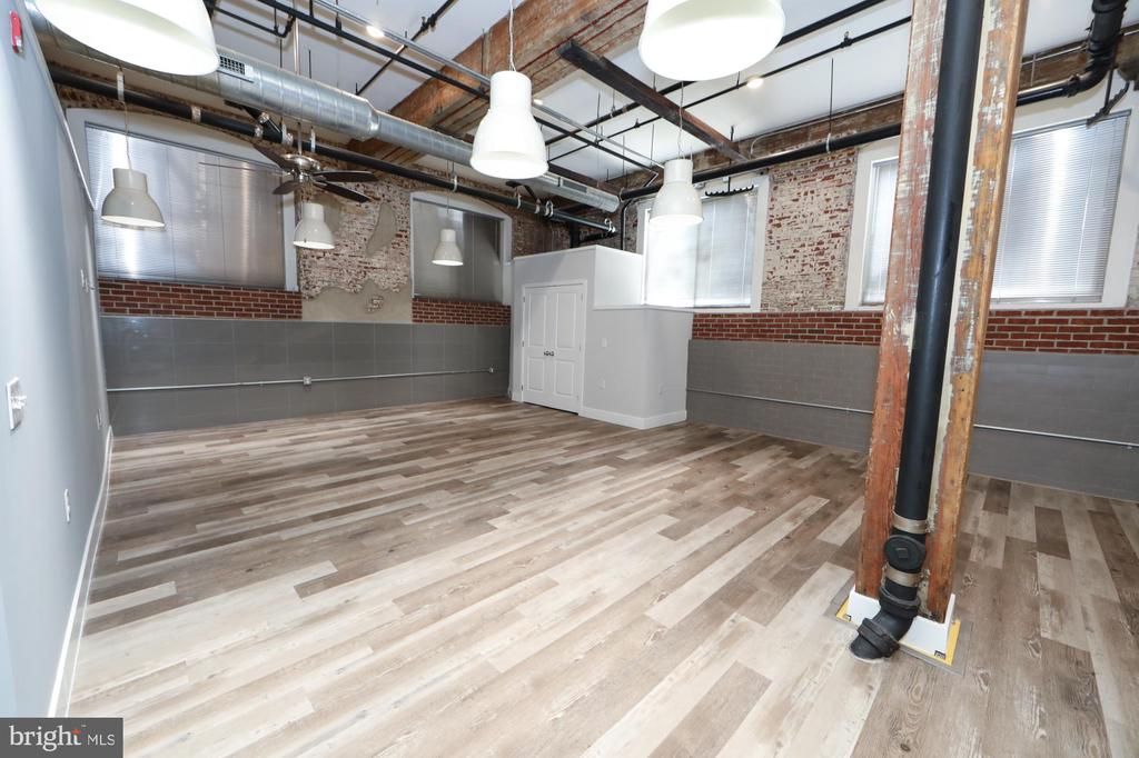 1822 E GLENWOOD STREET Unit: 101