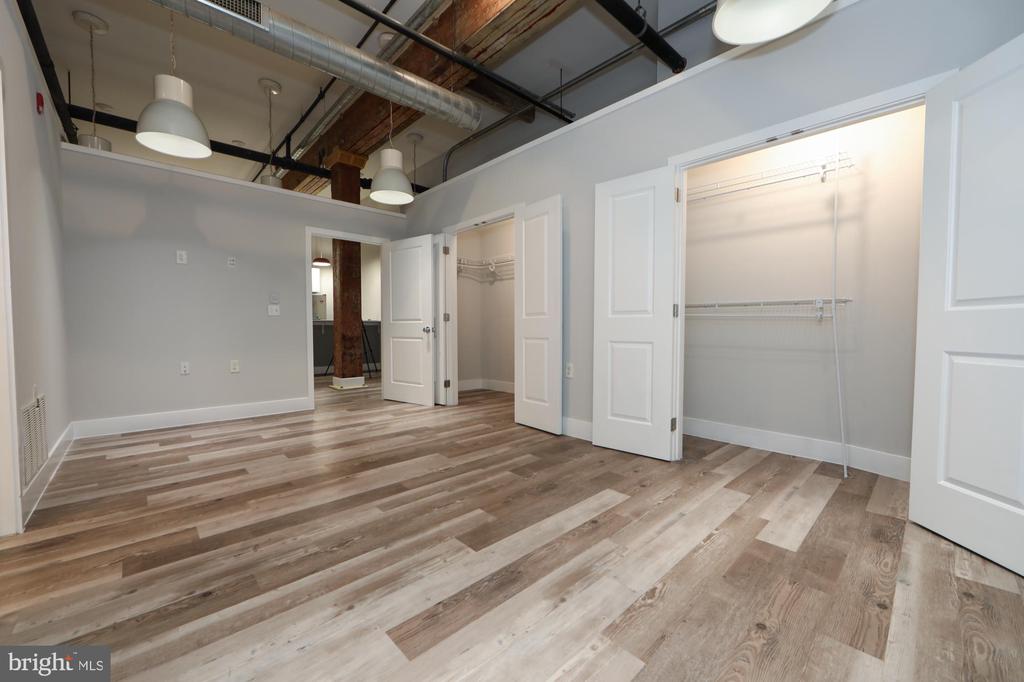 1822 E GLENWOOD STREET Unit: 101