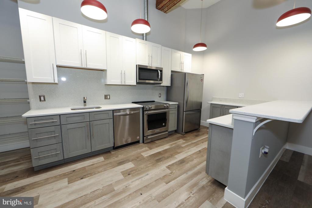 1822 E GLENWOOD STREET Unit: 101