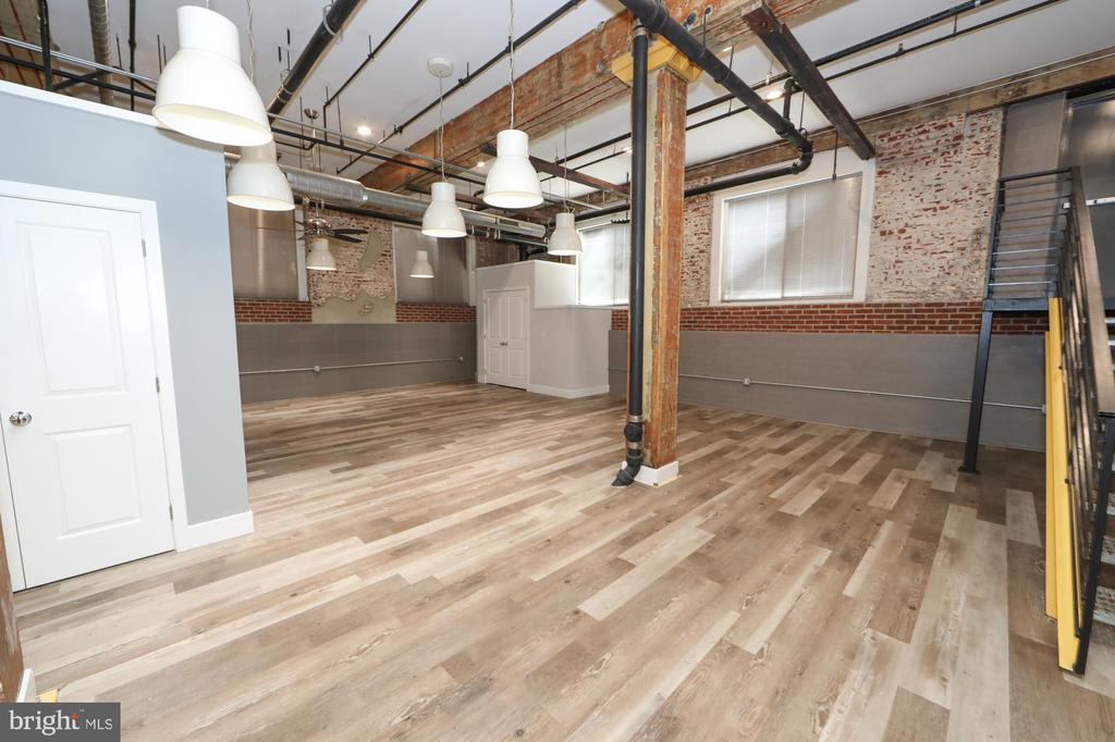1822 E GLENWOOD STREET Unit: 101