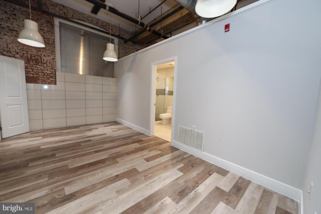 1822 E GLENWOOD STREET Unit: 101