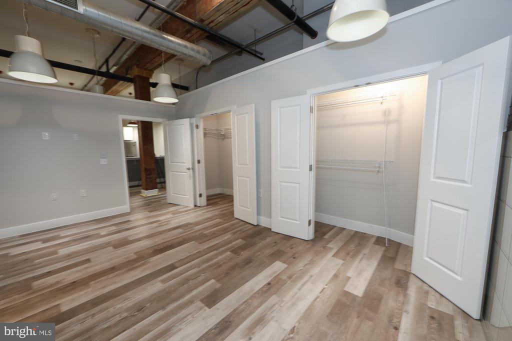 1822 E GLENWOOD STREET Unit: 101
