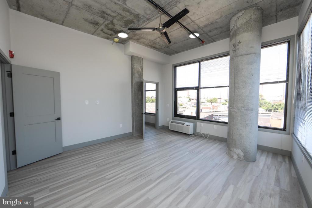 1810 E VENANGO STREET Unit: 104