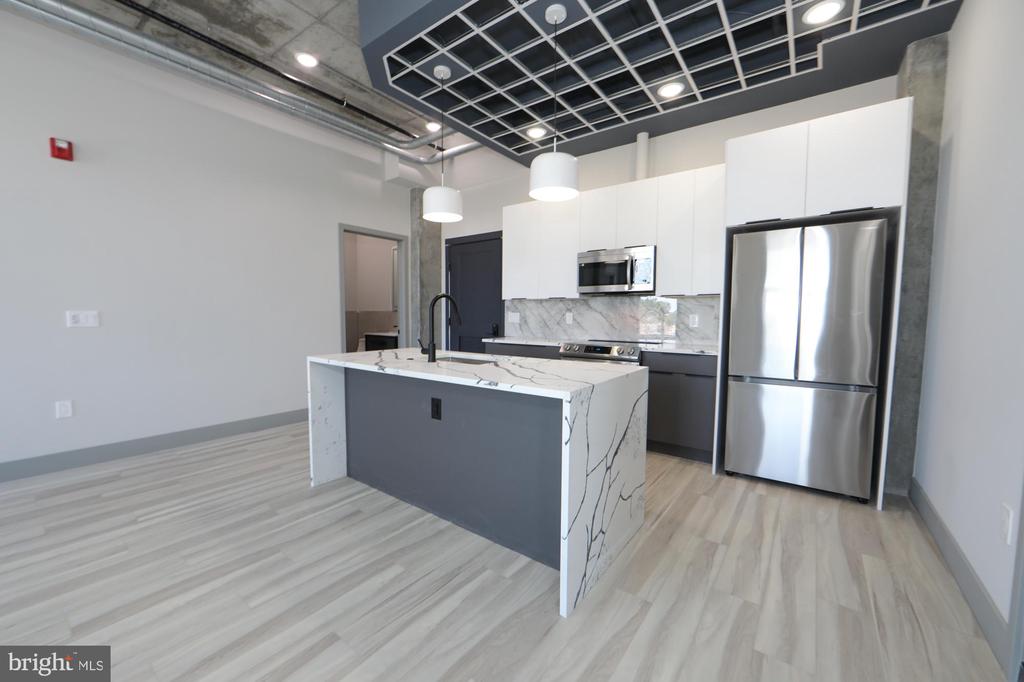 1810 E VENANGO STREET Unit: 405