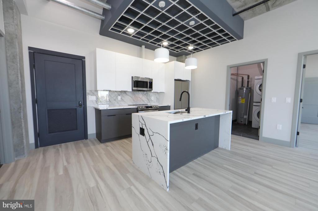 1810 E VENANGO STREET Unit: 405