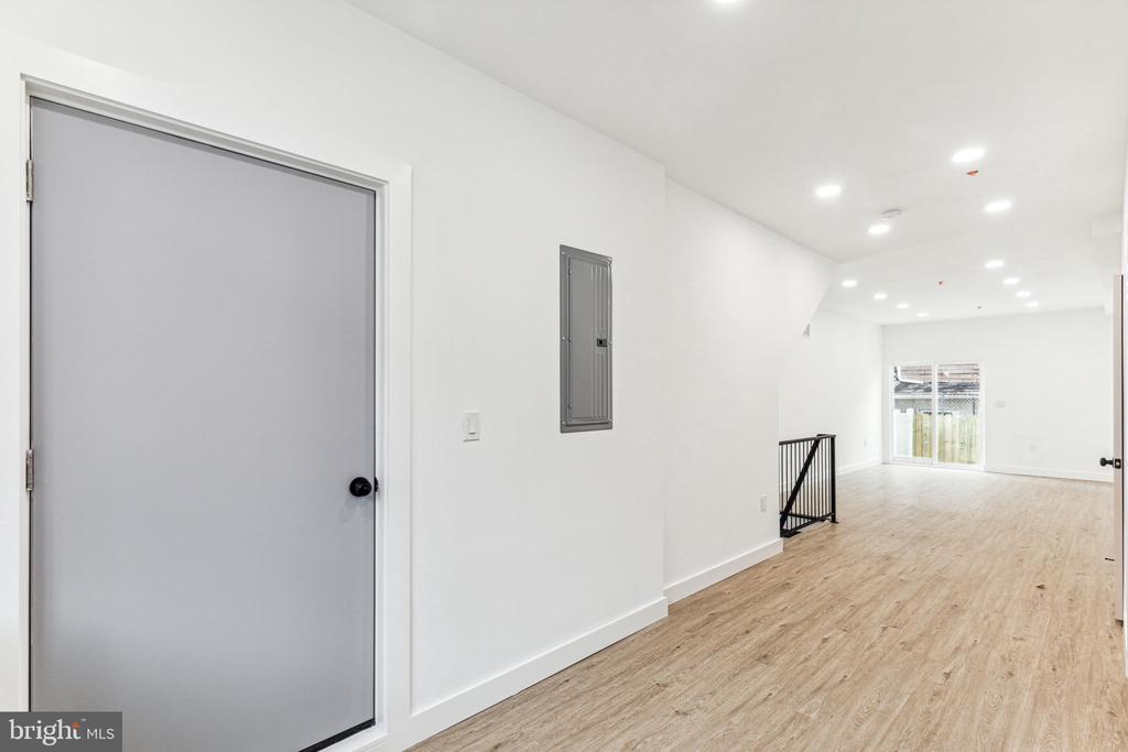 2224 N HOWARD STREET Unit: 1