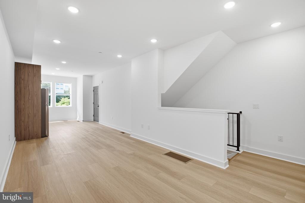 3931 FAIRMOUNT AVENUE Unit: 1