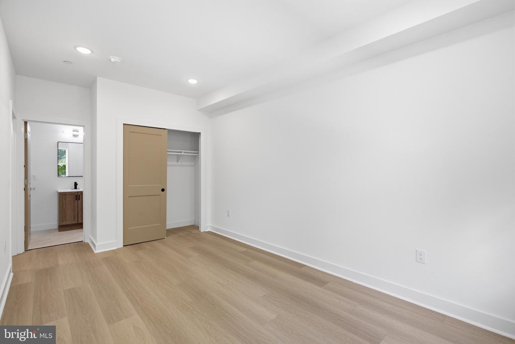 3931 FAIRMOUNT AVENUE Unit: 1