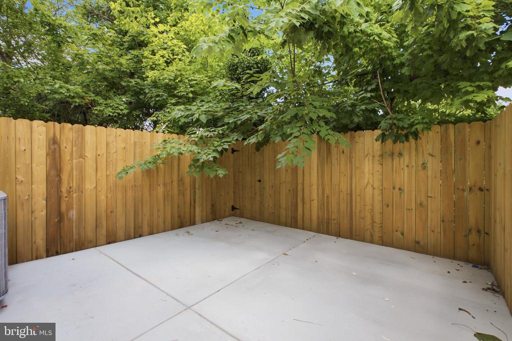 3931 FAIRMOUNT AVENUE Unit: 1