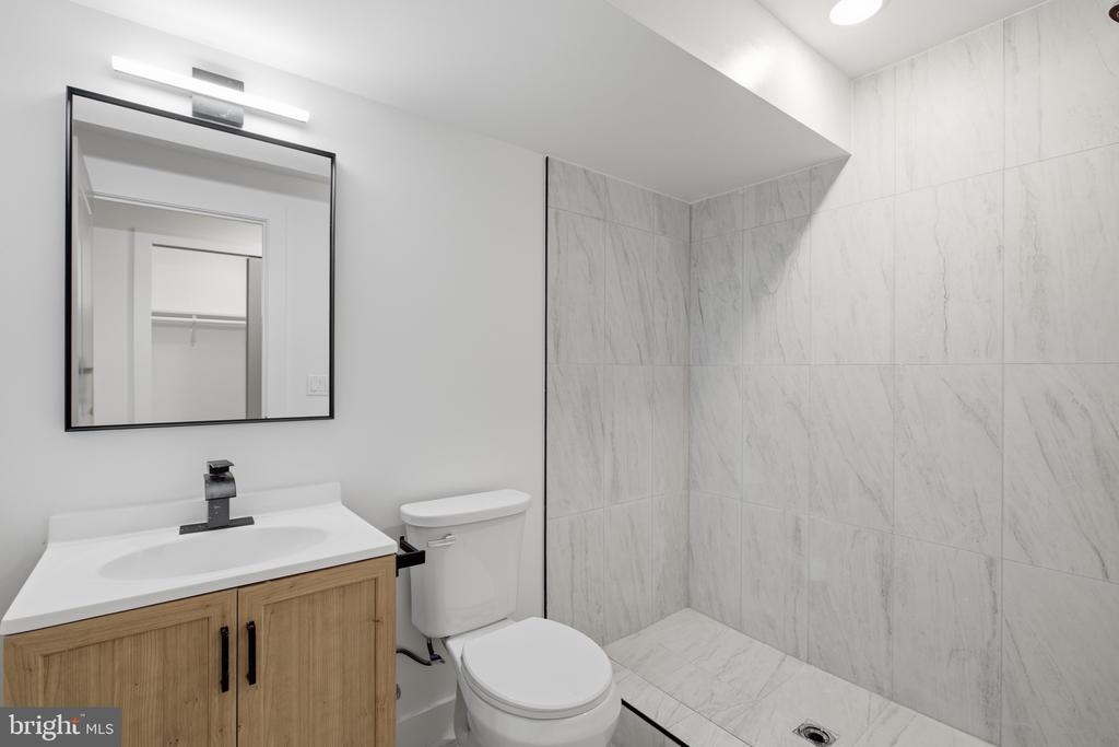 3931 FAIRMOUNT AVENUE Unit: 1