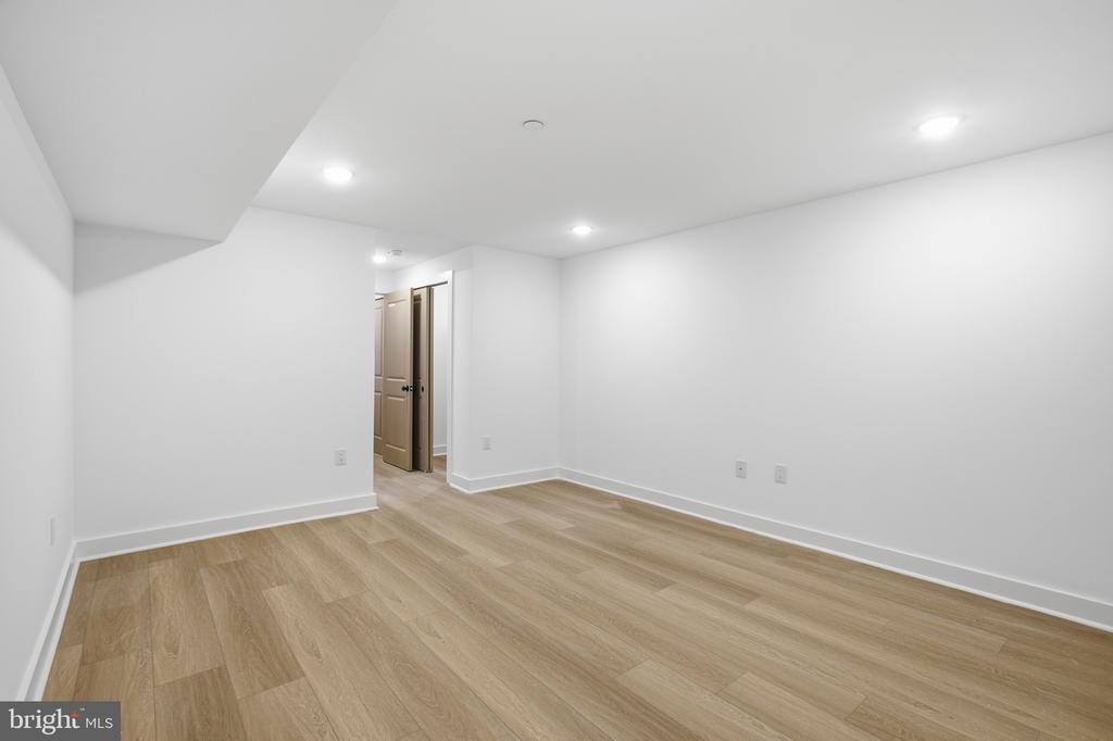 3931 FAIRMOUNT AVENUE Unit: 1