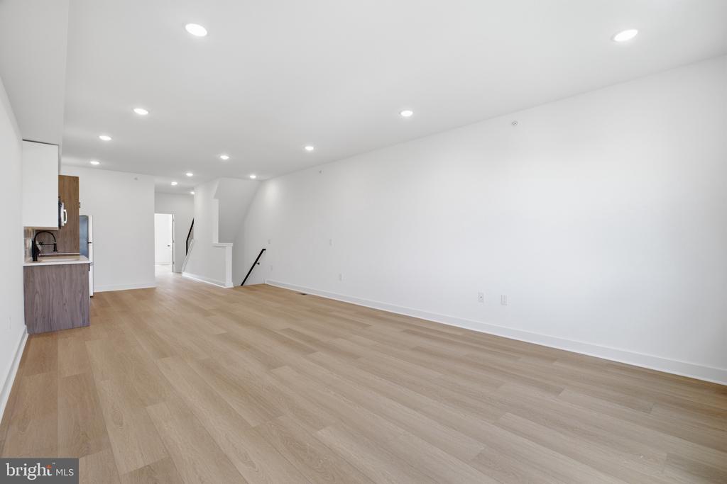 3931 FAIRMOUNT AVENUE Unit: 3