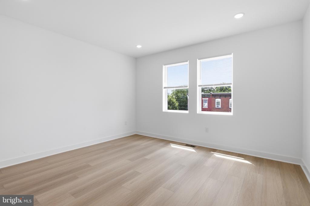 3931 FAIRMOUNT AVENUE Unit: 3