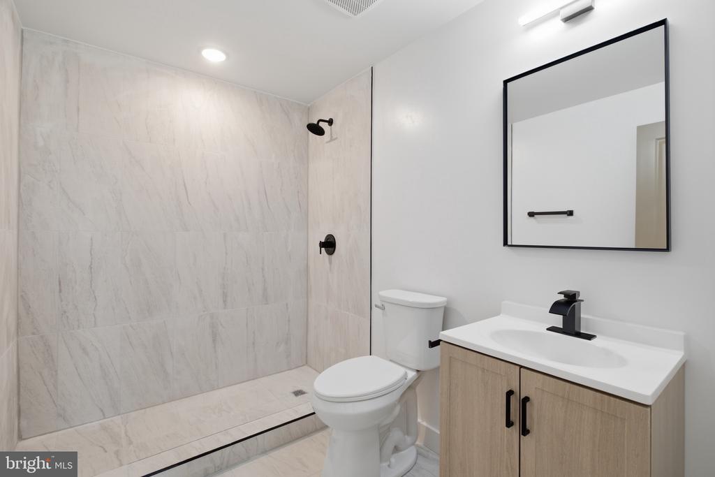 3931 FAIRMOUNT AVENUE Unit: 3