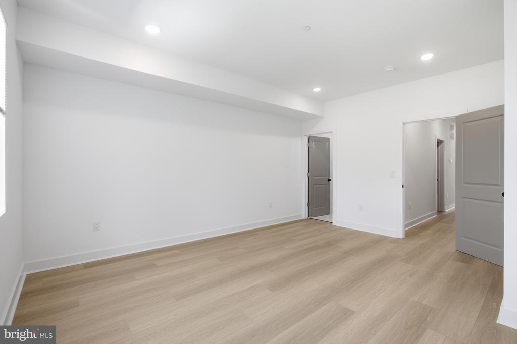 3931 FAIRMOUNT AVENUE Unit: 3
