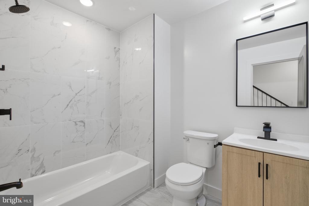 3931 FAIRMOUNT AVENUE Unit: 3
