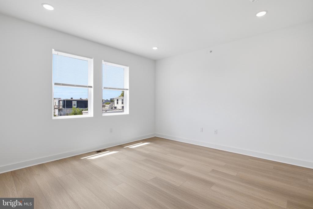 3931 FAIRMOUNT AVENUE Unit: 3