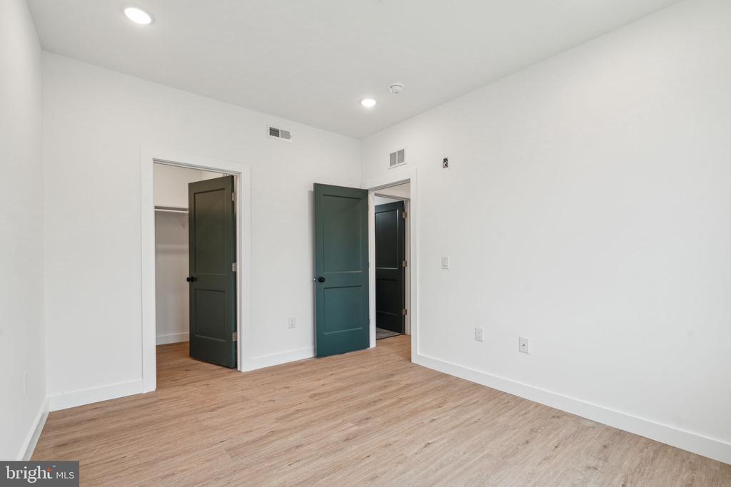 4181 MANTUA AVENUE Unit: 2