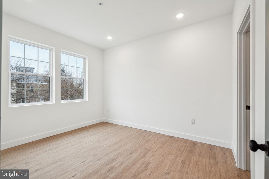 4181 MANTUA AVENUE Unit: 2