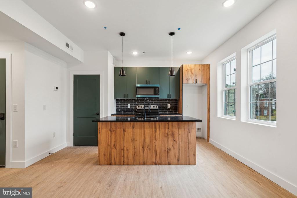 4181 MANTUA AVENUE Unit: 2