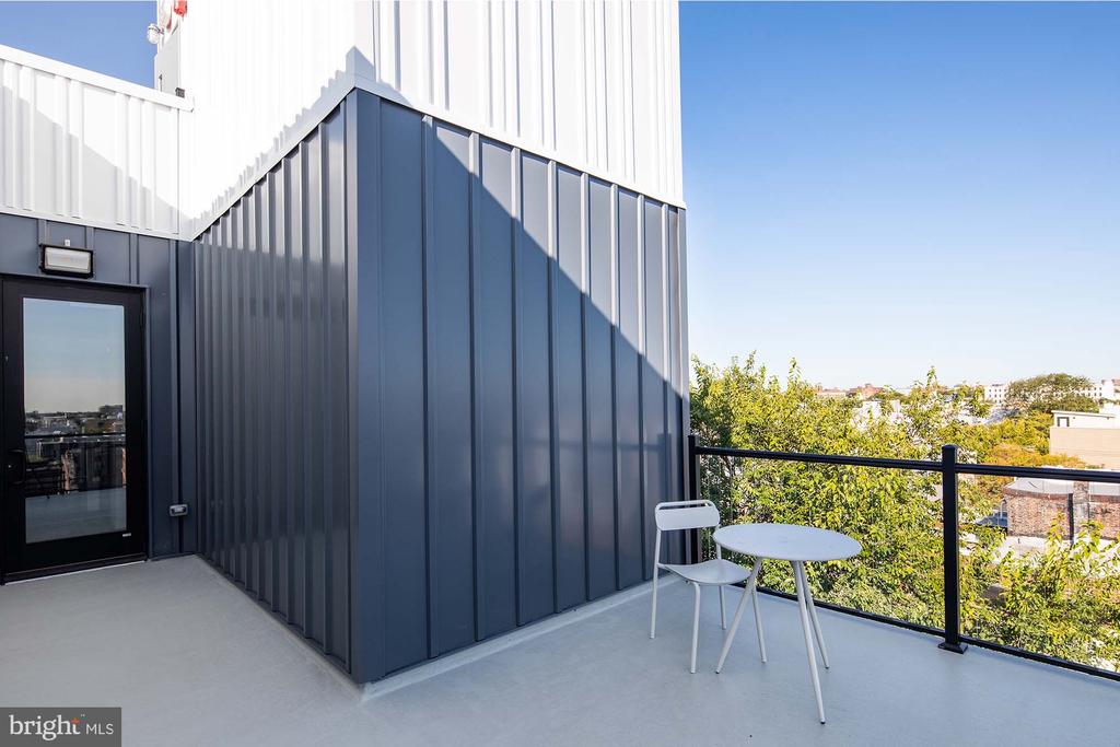 2120 E YORK STREET Unit: B406