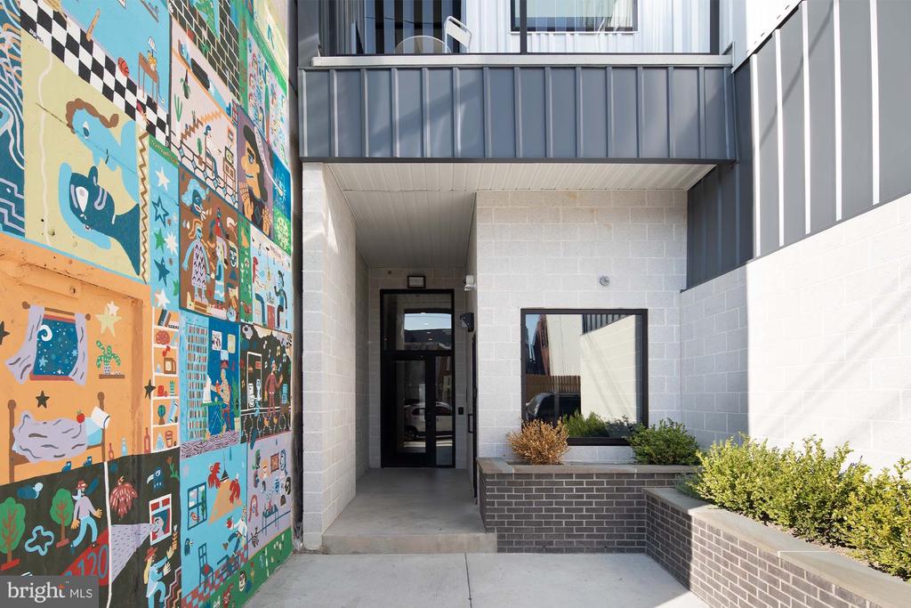 2120 E YORK STREET Unit: B406