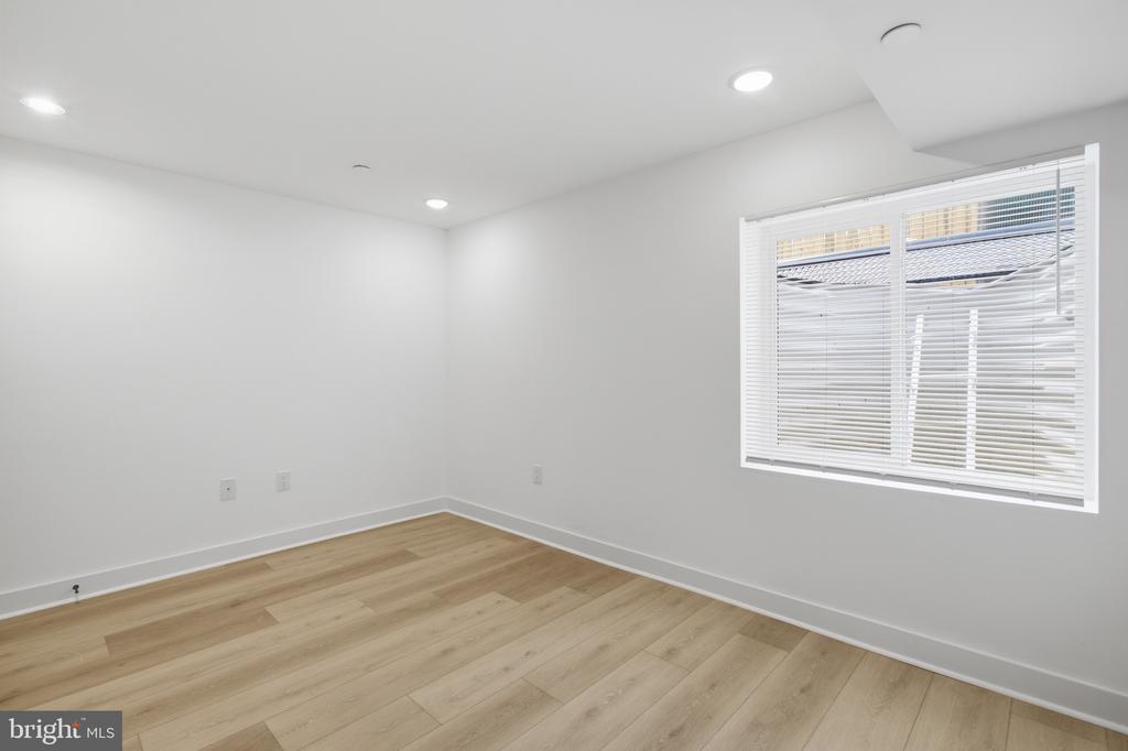 2237 N 16TH STREET Unit: 1