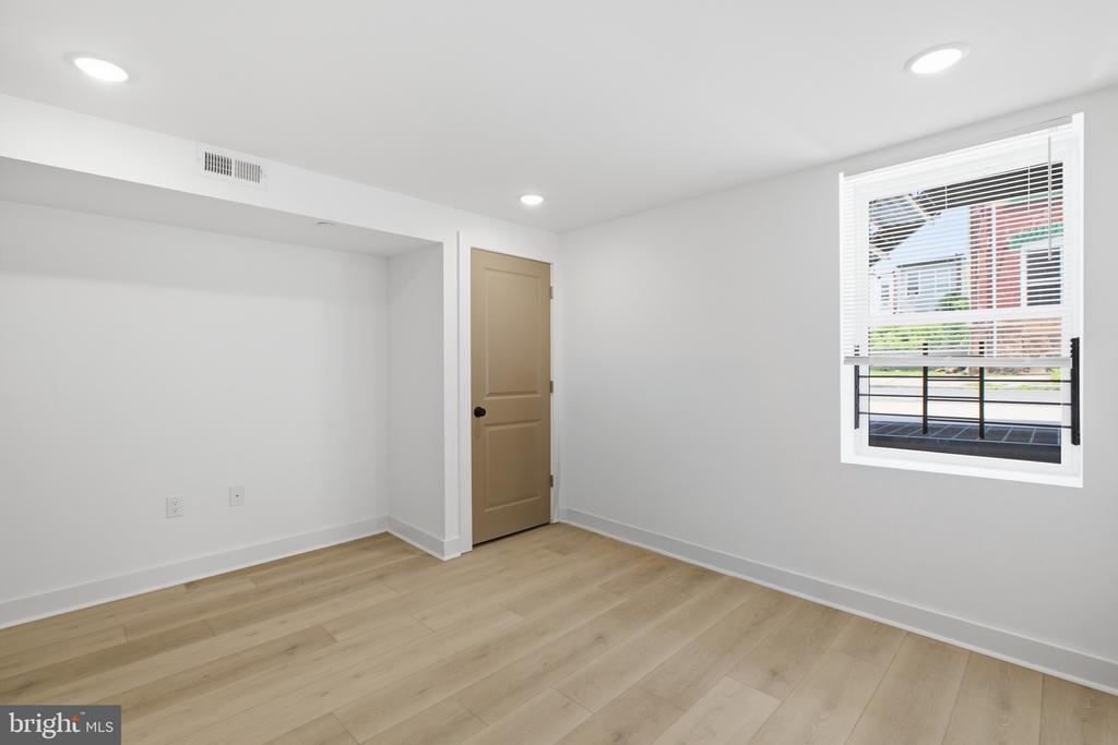2237 N 16TH STREET Unit: 1