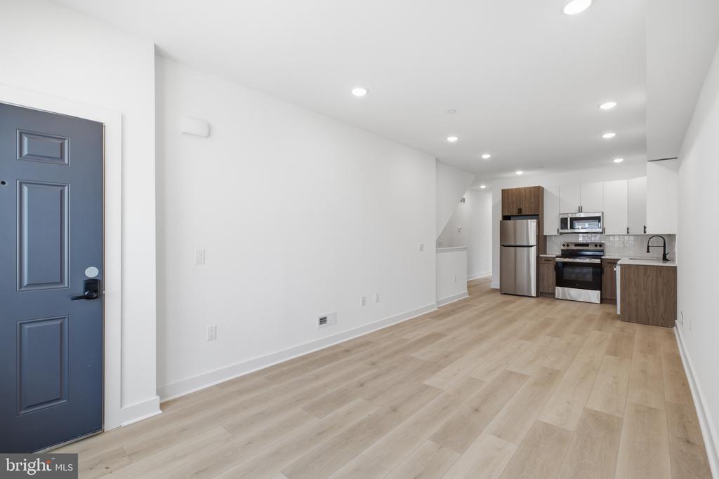 2237 N 16TH STREET Unit: 1