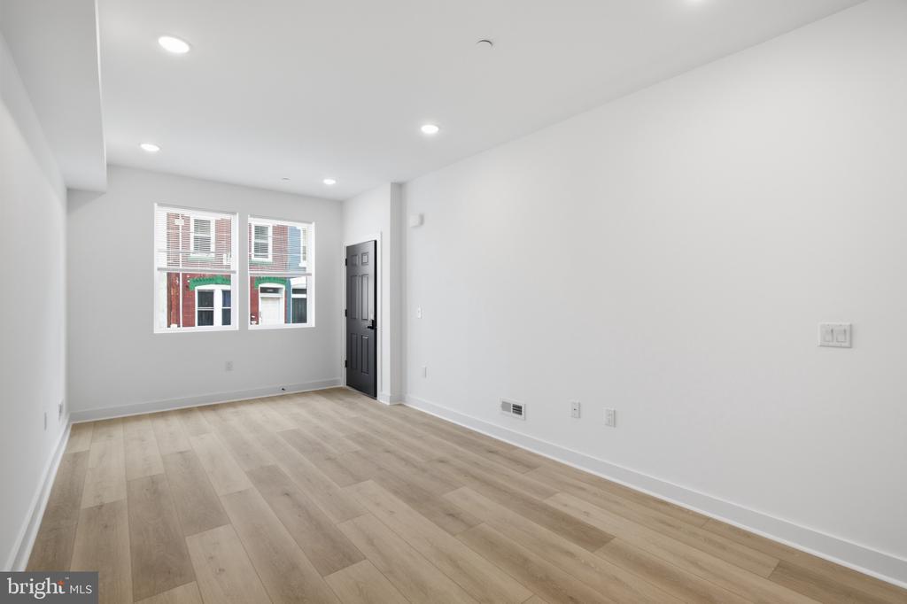 2237 N 16TH STREET Unit: 1