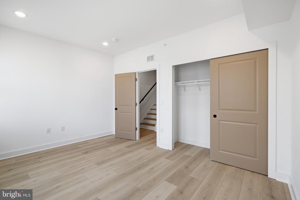2237 N 16TH STREET Unit: 2