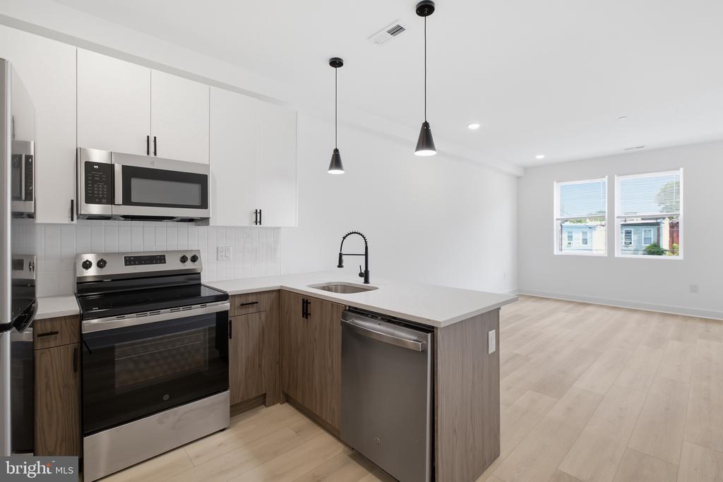 2237 N 16TH STREET Unit: 2