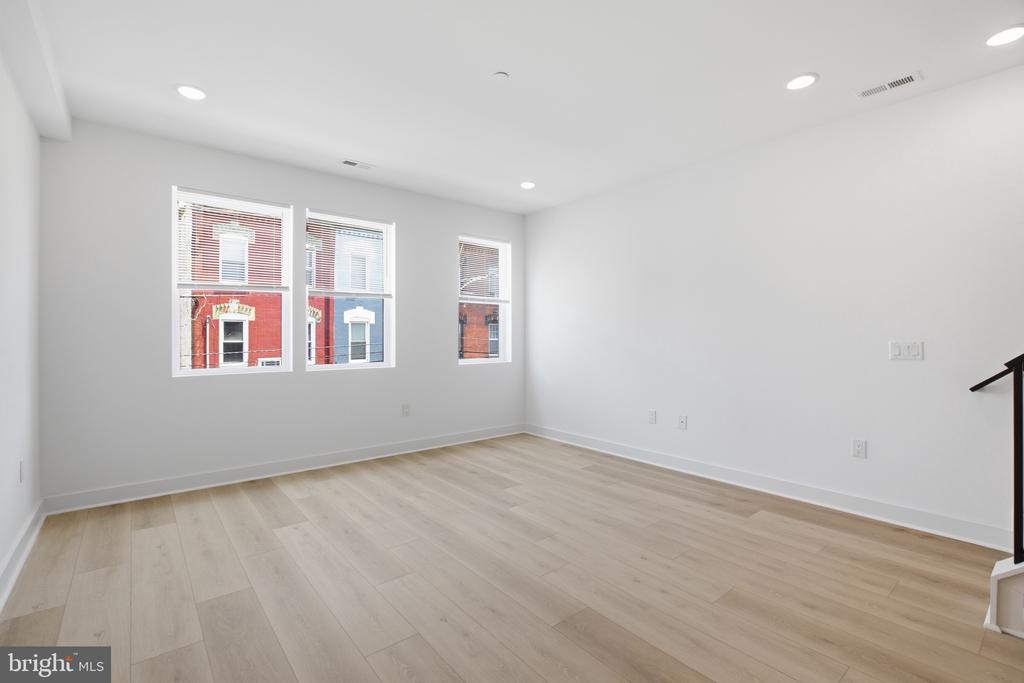 2237 N 16TH STREET Unit: 2