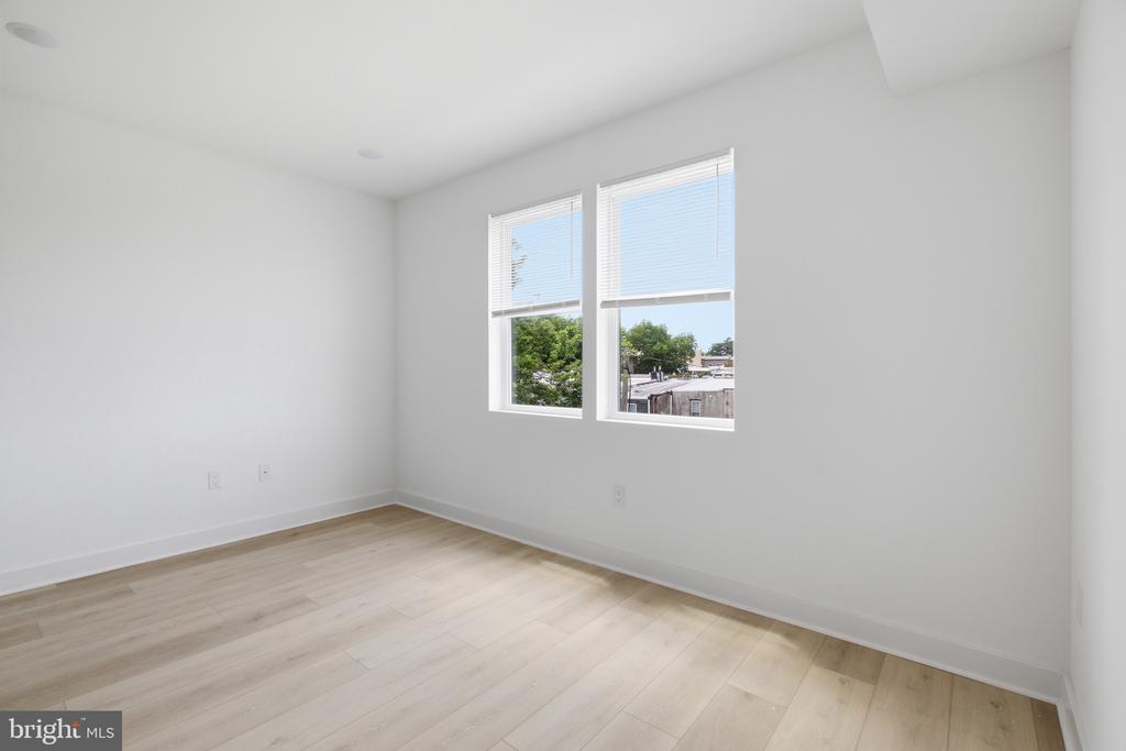 2237 N 16TH STREET Unit: 2