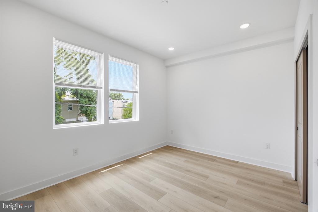 2237 N 16TH STREET Unit: 2