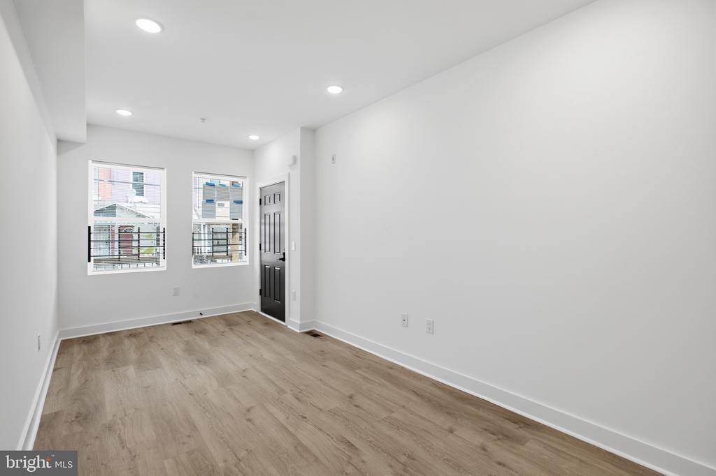 4312 PENNSGROVE STREET Unit: 1