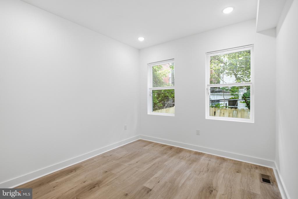 4312 PENNSGROVE STREET Unit: 1