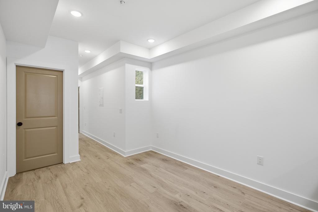4312 PENNSGROVE STREET Unit: 2