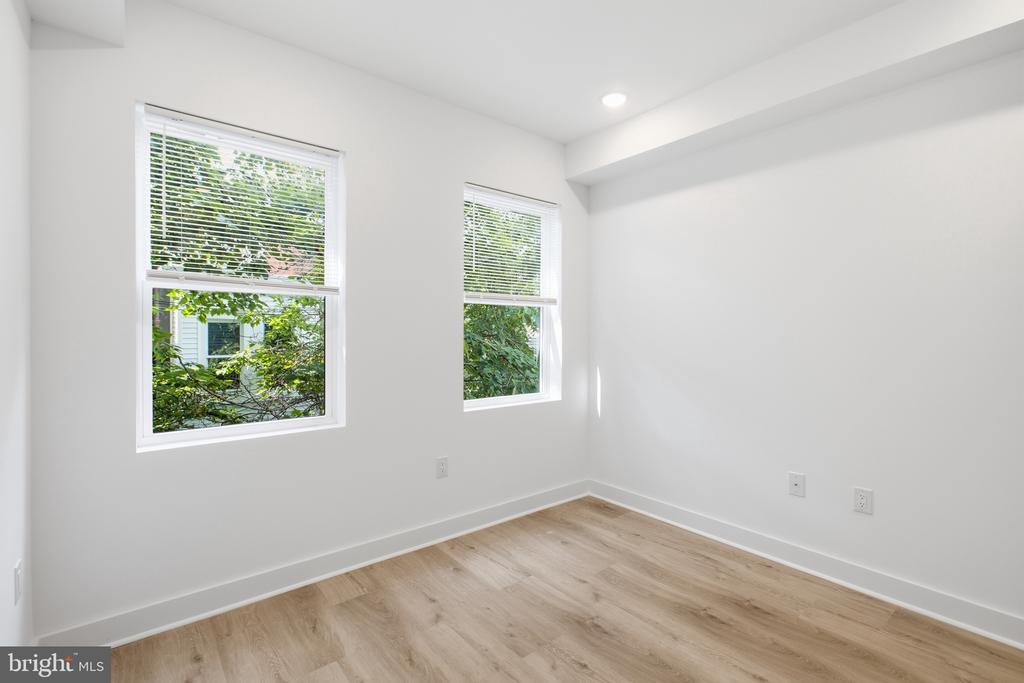 4312 PENNSGROVE STREET Unit: 2