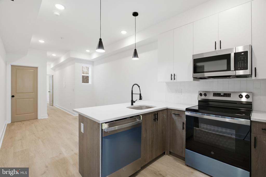 4312 PENNSGROVE STREET Unit: 2