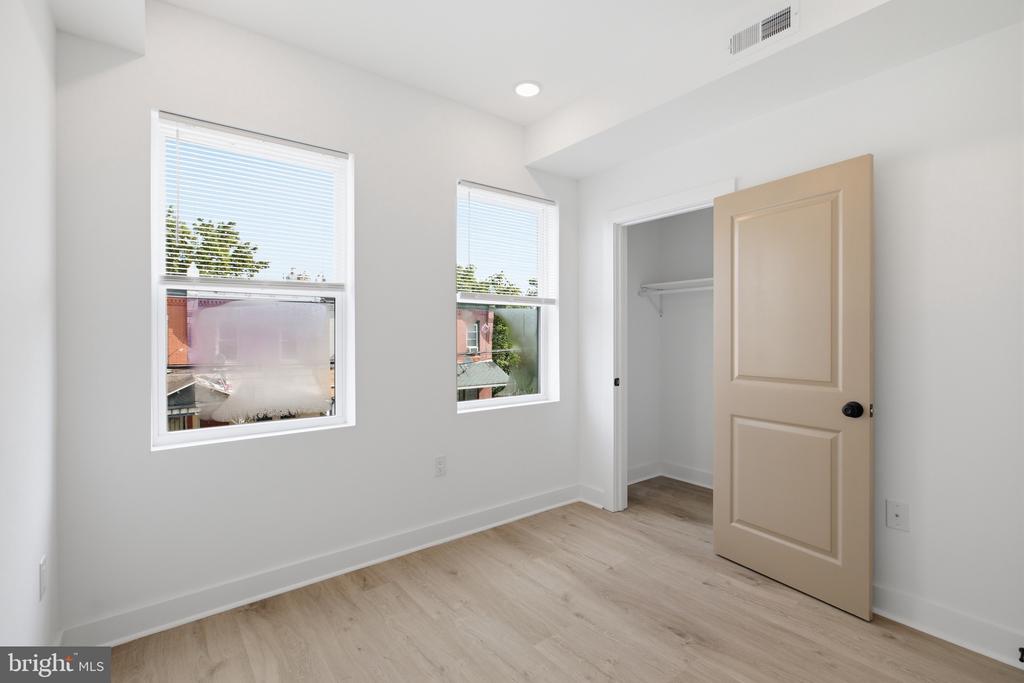 4312 PENNSGROVE STREET Unit: 2