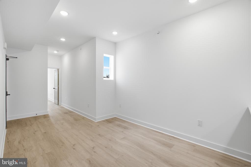 4312 PENNSGROVE STREET Unit: 3