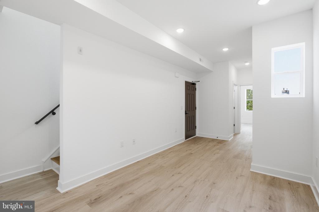 4312 PENNSGROVE STREET Unit: 3
