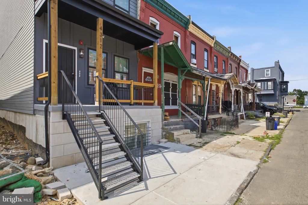 4312 PENNSGROVE STREET Unit: 3