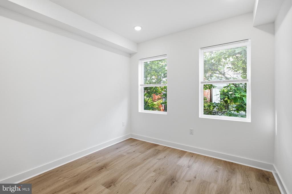 4312 PENNSGROVE STREET Unit: 3
