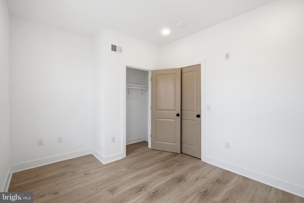 4312 PENNSGROVE STREET Unit: 3