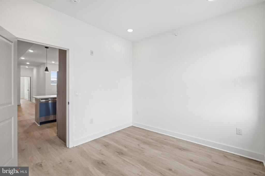 4312 PENNSGROVE STREET Unit: 3