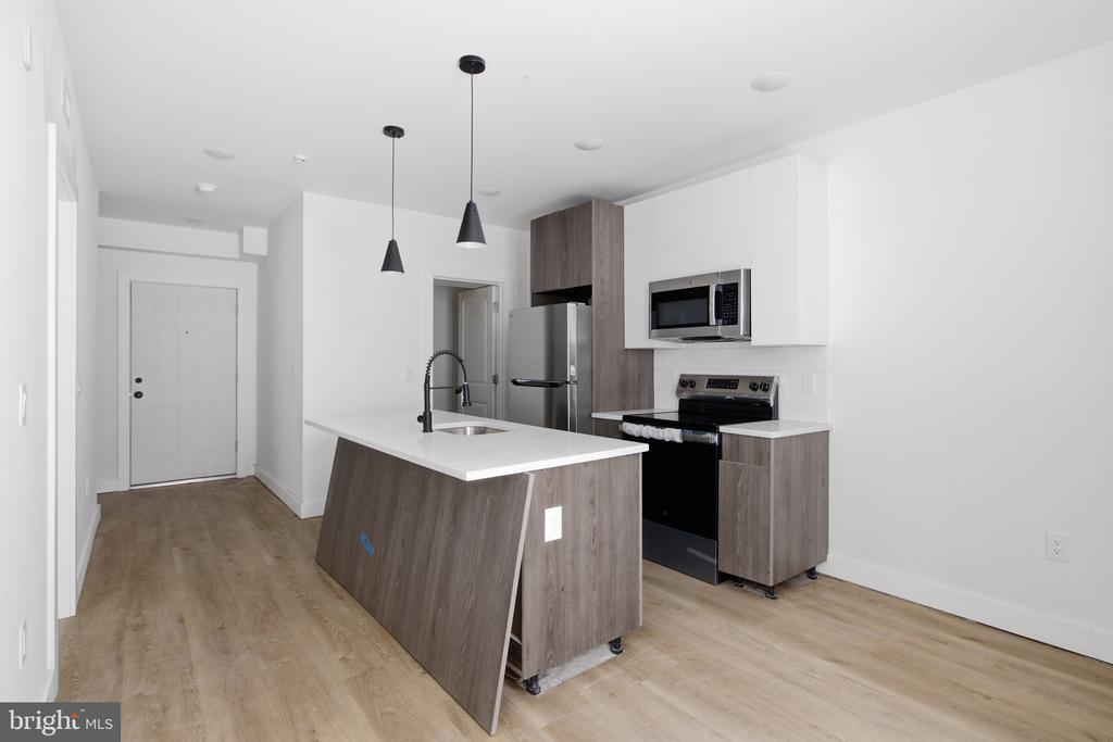 613 N BROOKLYN STREET Unit: 3